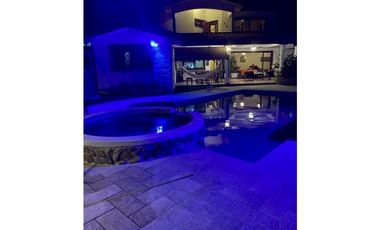 SE VENDEN 2 HERMOSAS CASAS EN PUNTA BARCO VIEJO $795,000