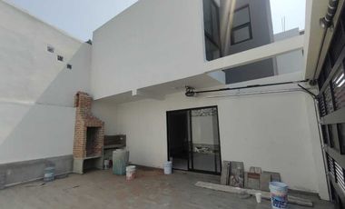 VENTA DE CASA NUEVA EN ESQUINA DE 4 REC. 1 EN P.B. COLONIA EL MORRO