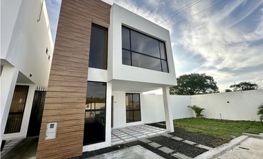 CASAS MODERNA A ESTRENAR EN VENTA EN URB PORTÓN DEL SOL - MANTA