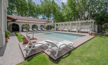 Semipiso exclusivo con piscina y amenities Guemes Residencial