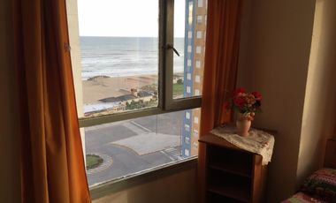 Depto 2 ambientes con vista parcial al mar