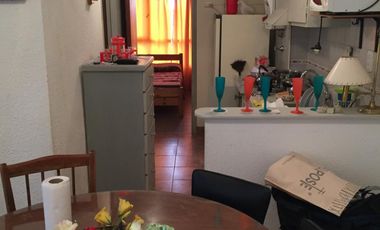 Depto 2 ambientes con vista parcial al mar