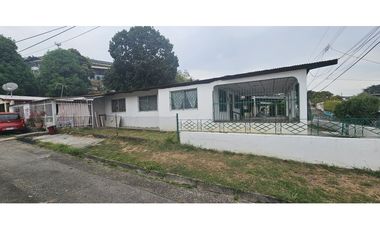 VENTA DE CASA DE ESQUINA EN SAN MIGUELITO  - VILLA GUADALUPE