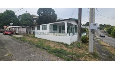 VENTA DE CASA DE ESQUINA EN SAN MIGUELITO  - VILLA GUADALUPE