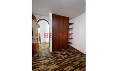🔑 Alquiler mensual: S/1900
🌟 Lo mejor: Espacio, comodidad y precio inmejorable.
📍 Características destacadas:
•	3 dormitorios amplios
•	2 baños co