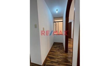 🔑 Alquiler mensual: S/1900
🌟 Lo mejor: Espacio, comodidad y precio inmejorable.
📍 Características destacadas:
•	3 dormitorios amplios
•	2 baños co