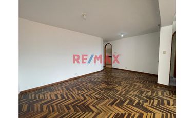🔑 Alquiler mensual: S/1900
🌟 Lo mejor: Espacio, comodidad y precio inmejorable.
📍 Características destacadas:
•	3 dormitorios amplios
•	2 baños co