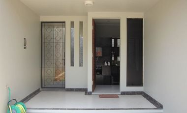 Rmh minimalis 2 lantai siap huni dkt tol brigif jagakarsa,Jaksel