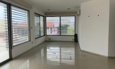 ️Hermosa Residencia con alberca  en VENTA ubicada en Fraccionamiento Paraiso.