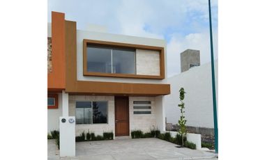 Moderna Casa en venta en Cañadas del Bosque Tres Marías L44 $2,850,000