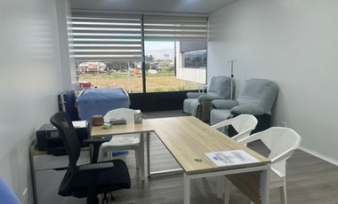 consultorio en arriendo en sabana park. Cod A5756