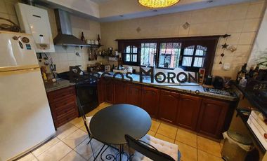 Casa PH en venta en Ramos Mejia Sur