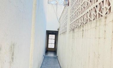 VENTA CASA Y TALLER 5 ambientes - FLORES