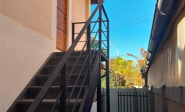Casa remodelada con 3 departamentos interiores, Machalí