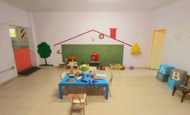 Casa 4 Amb con  Galpón y Fondo (Ex Jardín Maternal / Salón de Eventos)