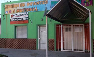 Casa 4 Amb con  Galpón y Fondo (Ex Jardín Maternal / Salón de Eventos)