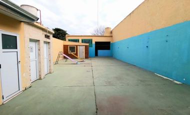 Casa 4 Amb con  Galpón y Fondo (Ex Jardín Maternal / Salón de Eventos)
