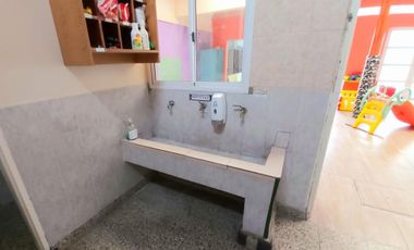 Casa 4 Amb con  Galpón y Fondo (Ex Jardín Maternal / Salón de Eventos)