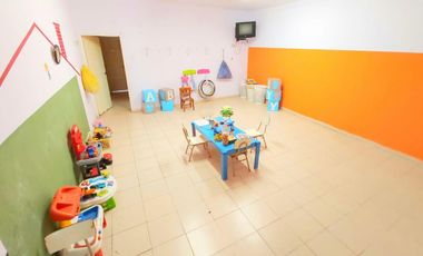 Casa 4 Amb con  Galpón y Fondo (Ex Jardín Maternal / Salón de Eventos)