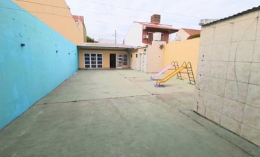 Casa 4 Amb con  Galpón y Fondo (Ex Jardín Maternal / Salón de Eventos)
