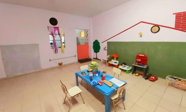 Casa 4 Amb con  Galpón y Fondo (Ex Jardín Maternal / Salón de Eventos)