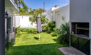 VENTA Casa con jardín, pileta y garage en Quilmes