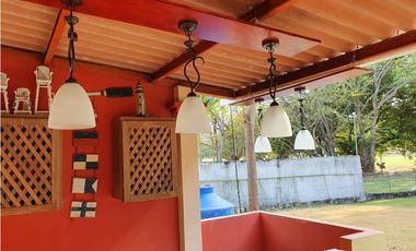 CASA EN CORONADO DE 1.321 M2 ALQUILER/VENTA