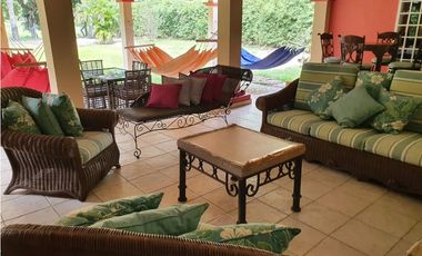 CASA EN CORONADO DE 1.321 M2 ALQUILER/VENTA