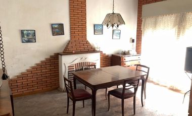 CHALET DE 4 AMB. SOBRE IMPORTANTE LOTE