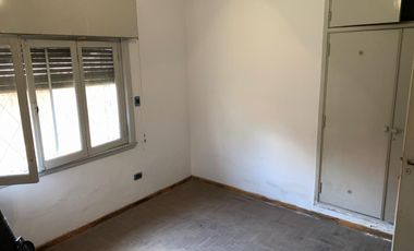 CHALET DE 4 AMB. SOBRE IMPORTANTE LOTE