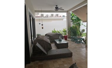 VENTA CASA COSTA DEL ESTE