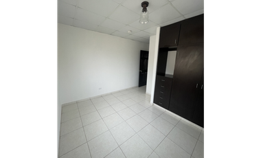 VENTA DE CASA EN RESIDENCIAL MIRAFLORES PENONOME