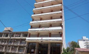 HERMOSO DEPTO CON VISTA AL MAR-Y COCHERA - CENTRO