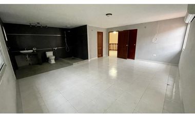 SE VENDE CASA CON PISCINA EN CONDADO DEL REY $697,500