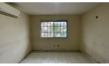 SE VENDE CASA CON PISCINA EN CONDADO DEL REY $697,500