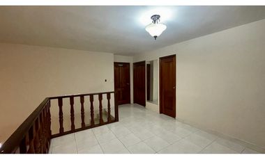 SE VENDE CASA CON PISCINA EN CONDADO DEL REY $697,500