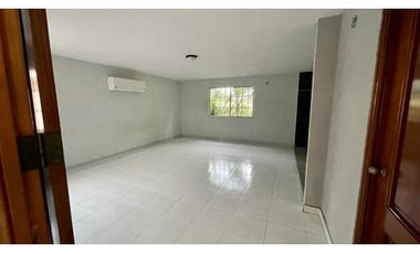 SE VENDE CASA CON PISCINA EN CONDADO DEL REY $697,500