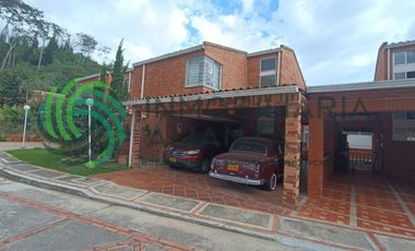 casa en arriendo en lagos del cacique. Cod A7133