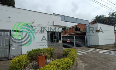 casa en arriendo en lagos del cacique. Cod A7133