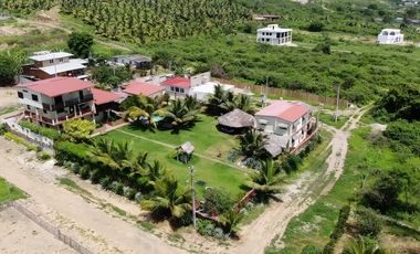 Puerto Cayo: Se Vende Casa Cerca del Mar en Puerto Cayo
