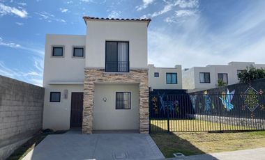 Se renta casa con excedente de terreno en Capital Sur , Querétaro.