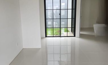 Disewakan Rumah Modern Minimalis di Graha Natura dekat Citraland, GWalk, Supermall