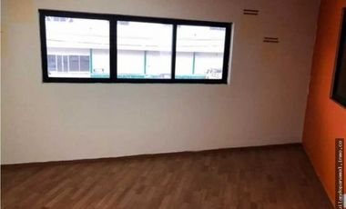 Excelente Galera en Parque Industrial 420M2