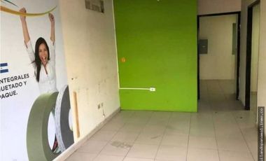 Excelente Galera en Parque Industrial 420M2