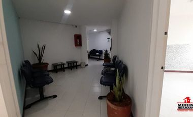 oficina en arriendo en conquistadores. Cod A1207