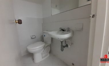 oficina en arriendo en conquistadores. Cod A1207