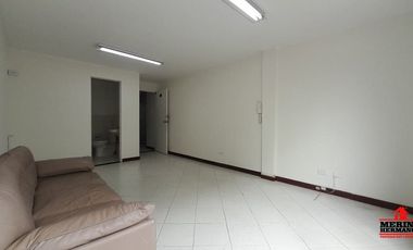 oficina en arriendo en conquistadores. Cod A1207