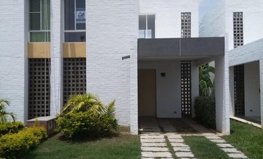 casa en arriendo en el castillo. Cod A1121