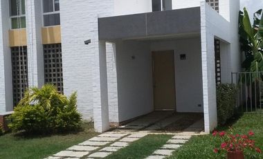 casa en arriendo en el castillo. Cod A1121