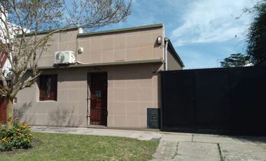 Casa en venta con garage doble